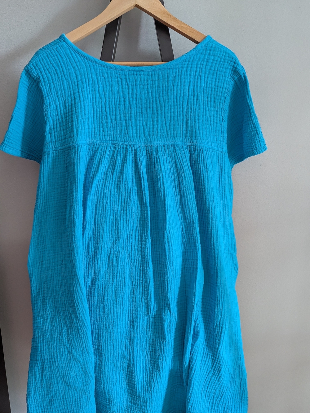Relaxed Crinkle Tunic in Bright Turquoise - Picture 7 of 7